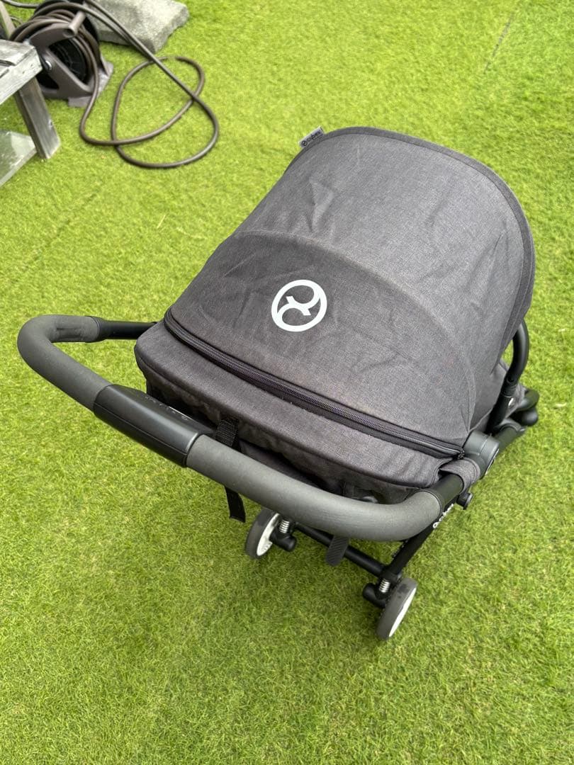 サイベックス イージーS 　 EEZY S cybex 　ベビーカーブラック