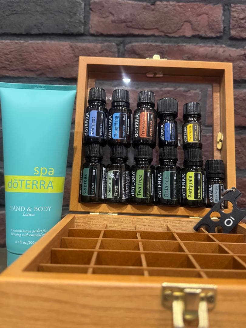 doTERRAエッセンシャルオイル11本ボックスセットボディローションオープナー