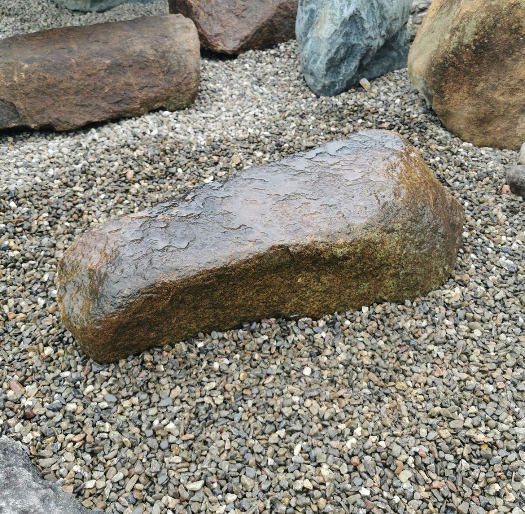 鞍馬石　54キロ　庭石　石　石材　庭 坪庭　ガーデニング　置物　オブジェ