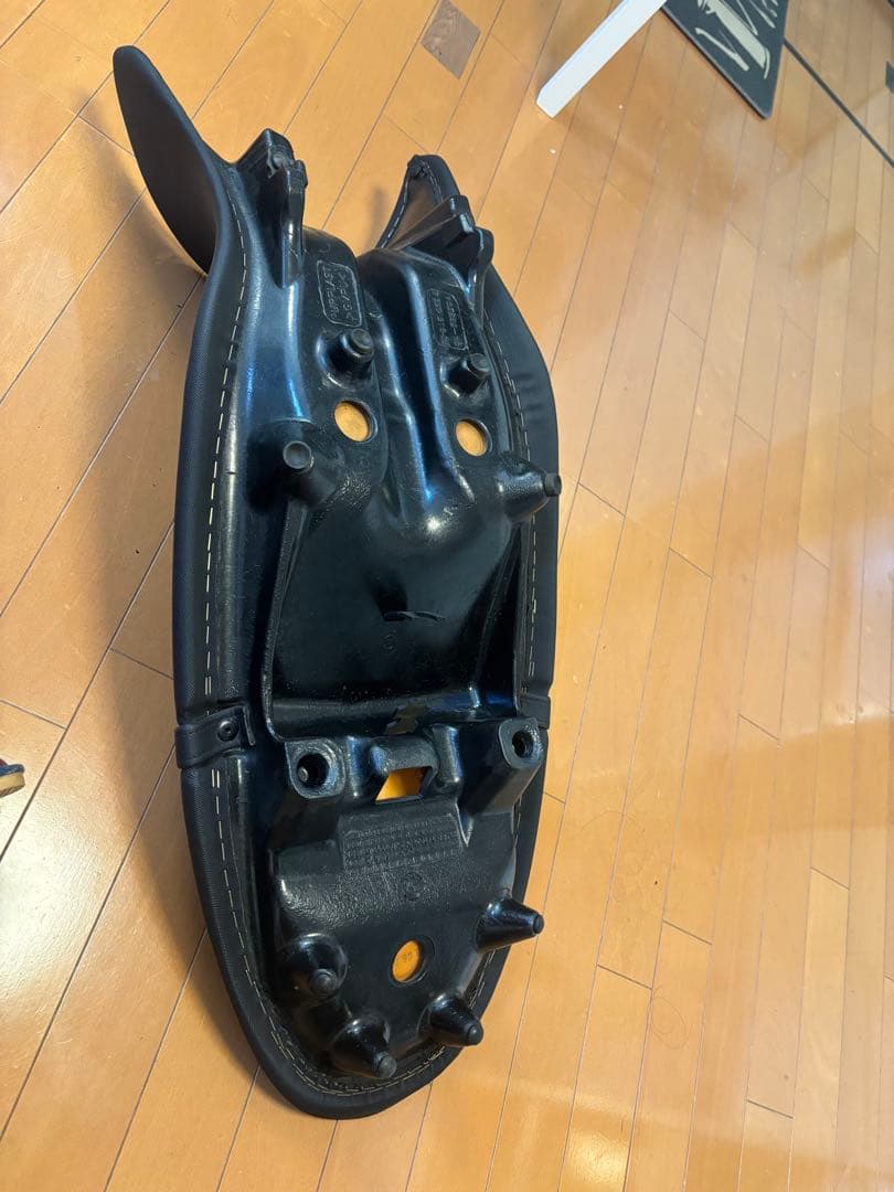 超レア R1200R純正オプションミディアムシート 07-14年空冷用