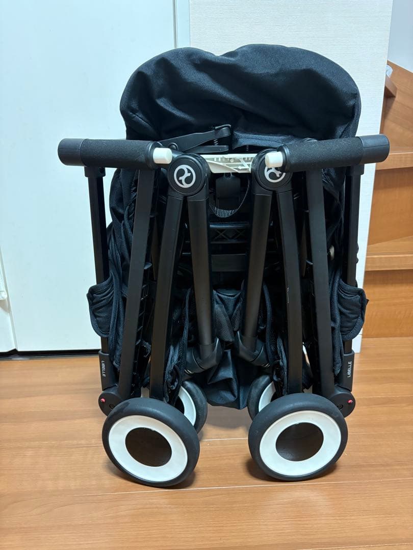 cybex ブラックベビーカー 折りたたみ式　2023
