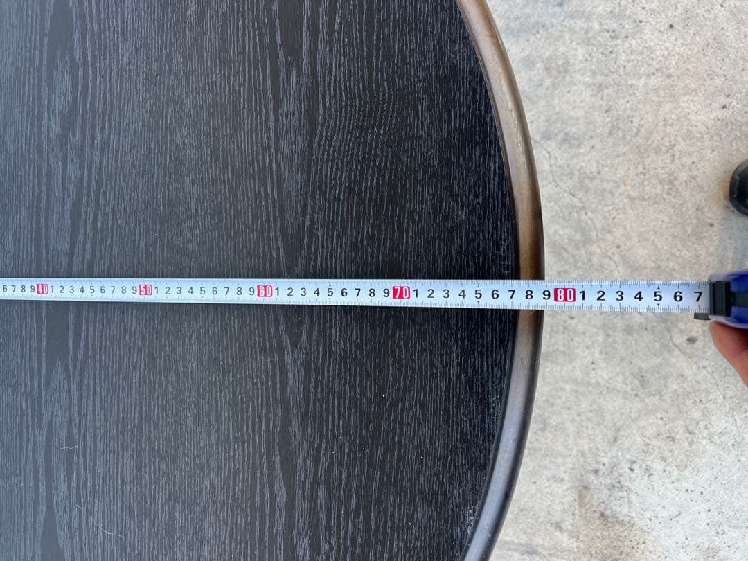 黒の円形木製ダイニングテーブル アンティーク調 楕円形