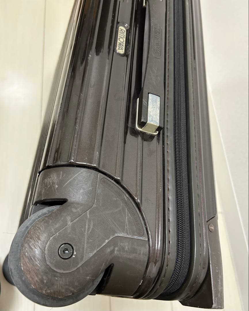 リモワ 焦茶色 小型キャリーケース 機内持ち込み