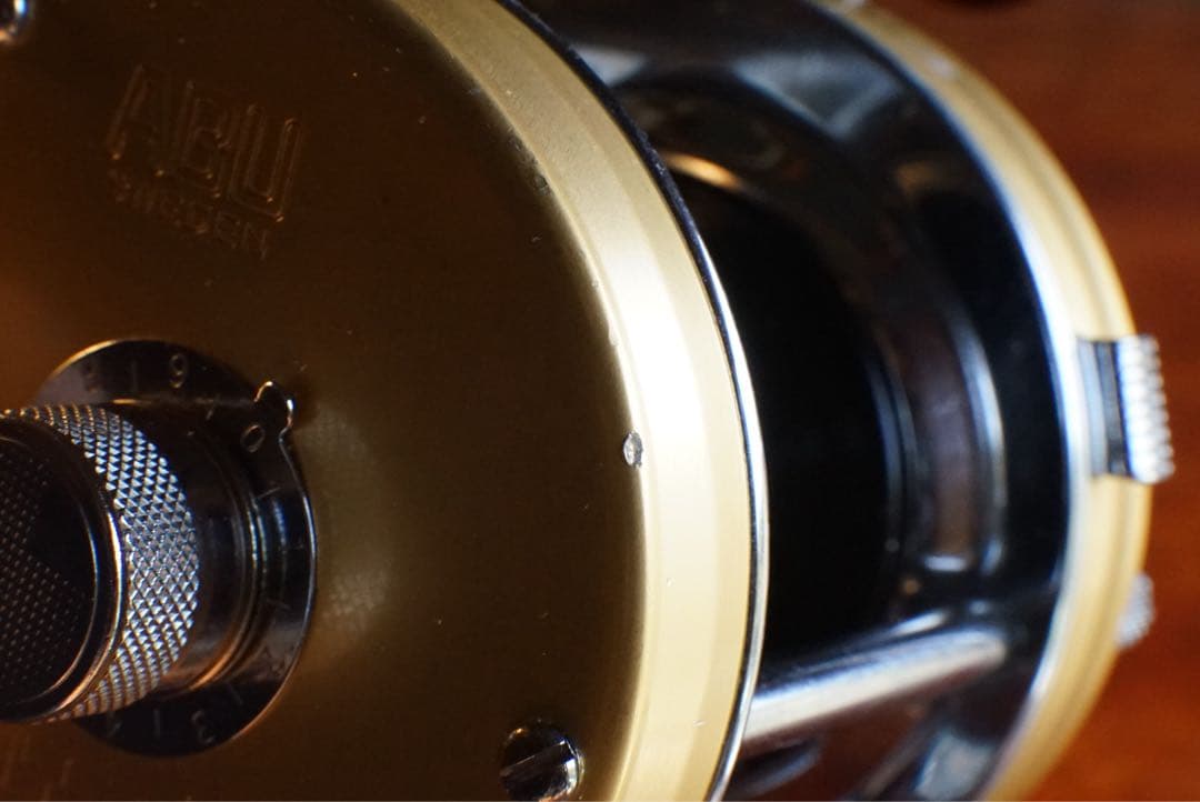 ABU アンバサダー 5500 メンテ済 フレーム修正済 シャンパンゴールド