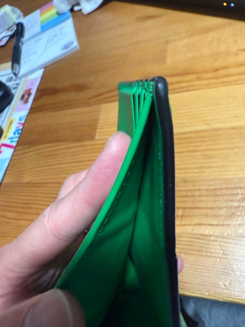 キラリ BOTTEGA VENETA 二つ折り財布 グリーン 美品❗️