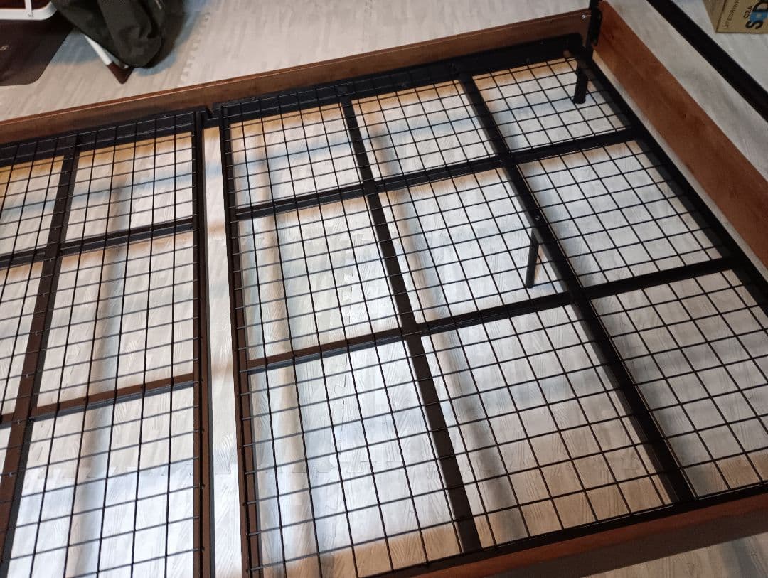 新春セール！札幌市近郊の方限定！送料無料！ニトリ セミダブルパイプベッド ダンテ