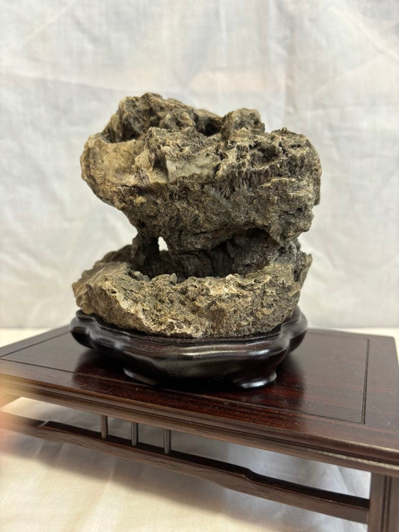 貴船洞窟茅舎石　鑑賞石 天然石 水石 自然石 置物 原石 石の置物 盆栽