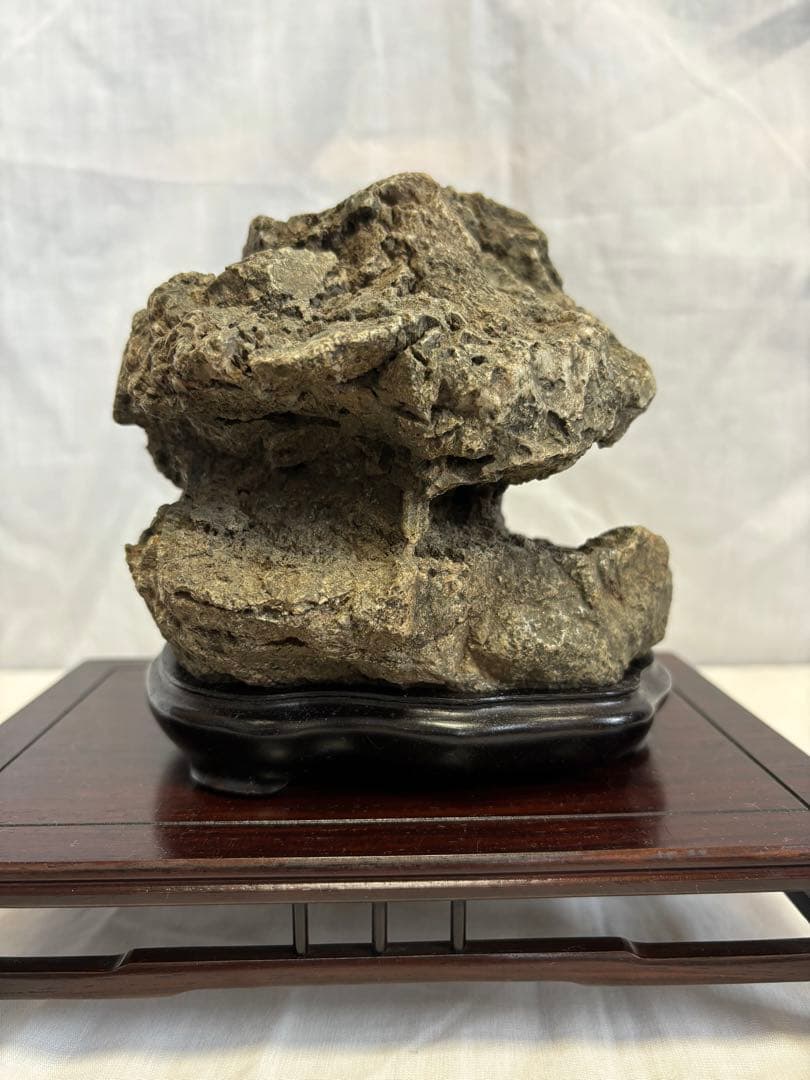 貴船洞窟茅舎石　鑑賞石 天然石 水石 自然石 置物 原石 石の置物 盆栽