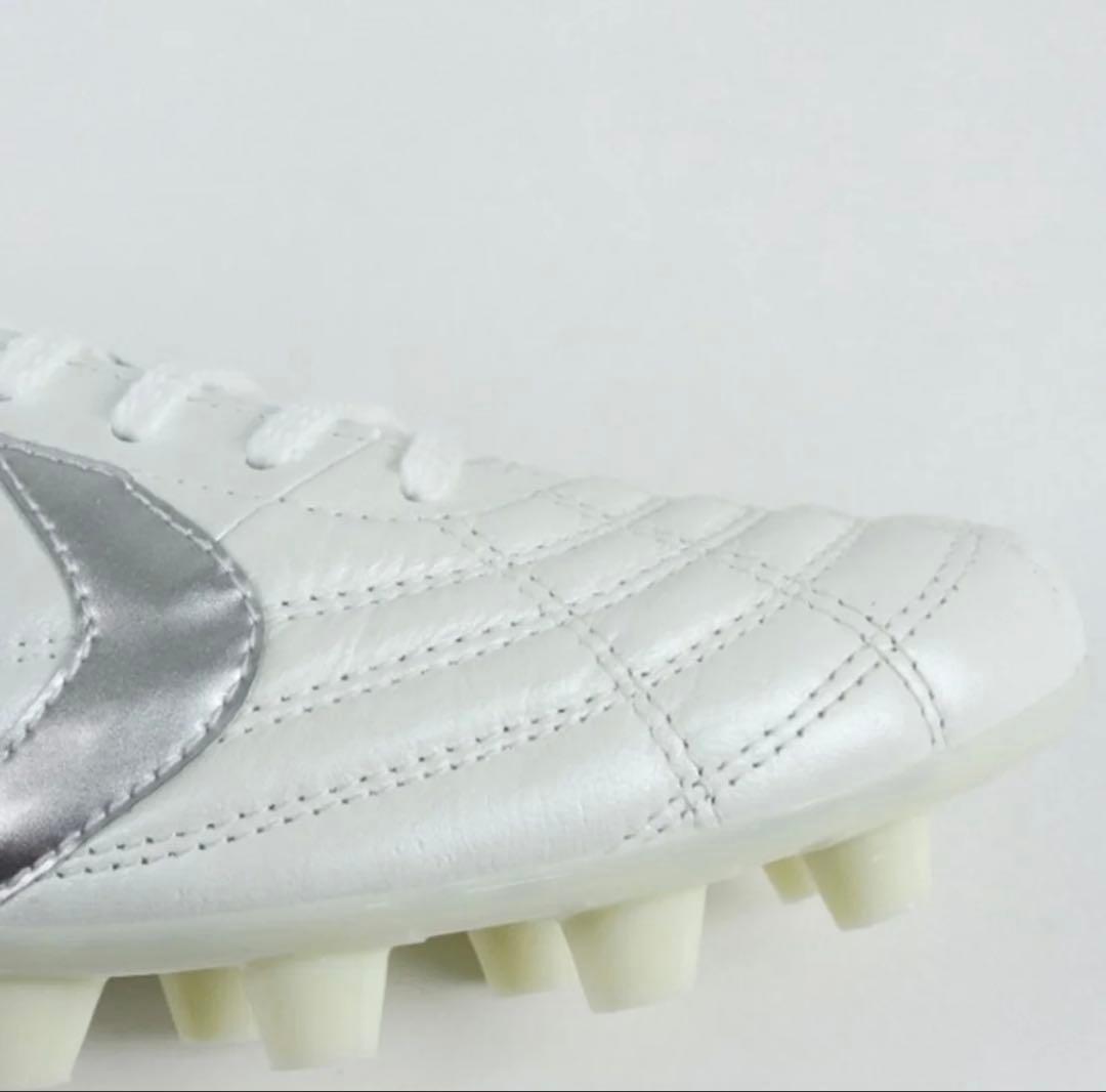 ヤスダ サッカースパイクシューズ ホワイト/シルバー