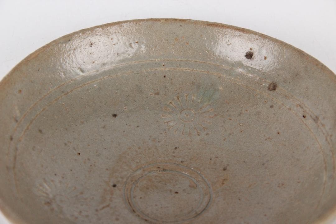 李朝初期 粉青 刻花碗 朝鮮古陶 高麗 茶碗 古美術 骨董 EL11-15