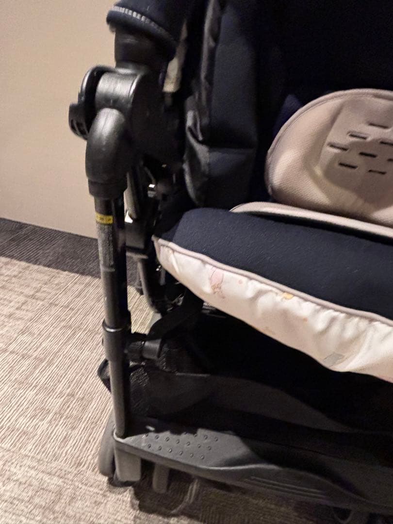 Combi ベビーカー スゴカル　4キャス　エッグショック　アニマル柄　ネイビー