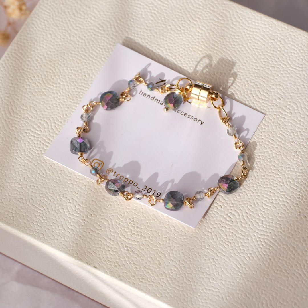 ポメころび ♦︎14kgfスコロライトトライアングルピアス/イヤリング