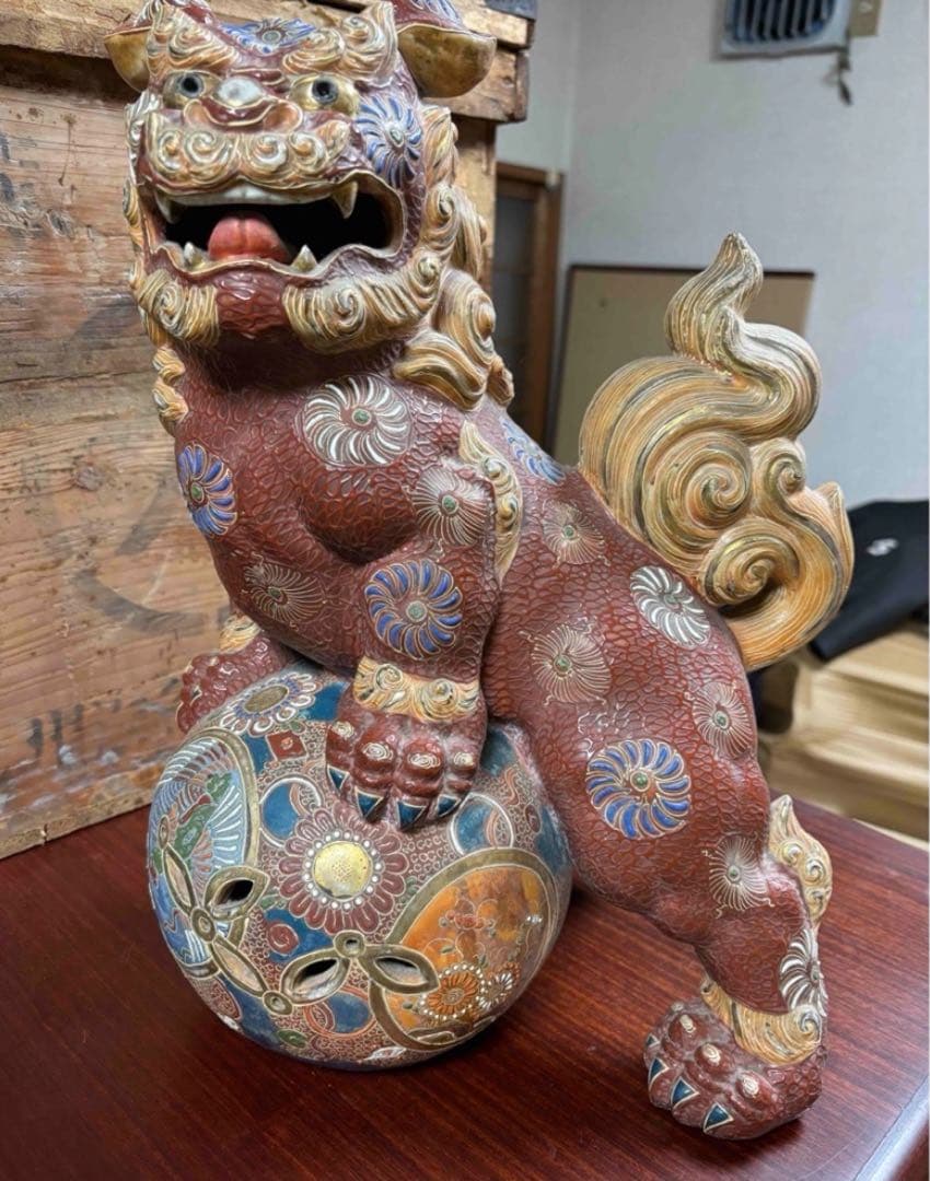 色彩豊かな獅子像 置物