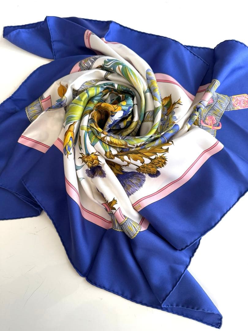 エルメスシルクスカーフ レジーナ カレ90