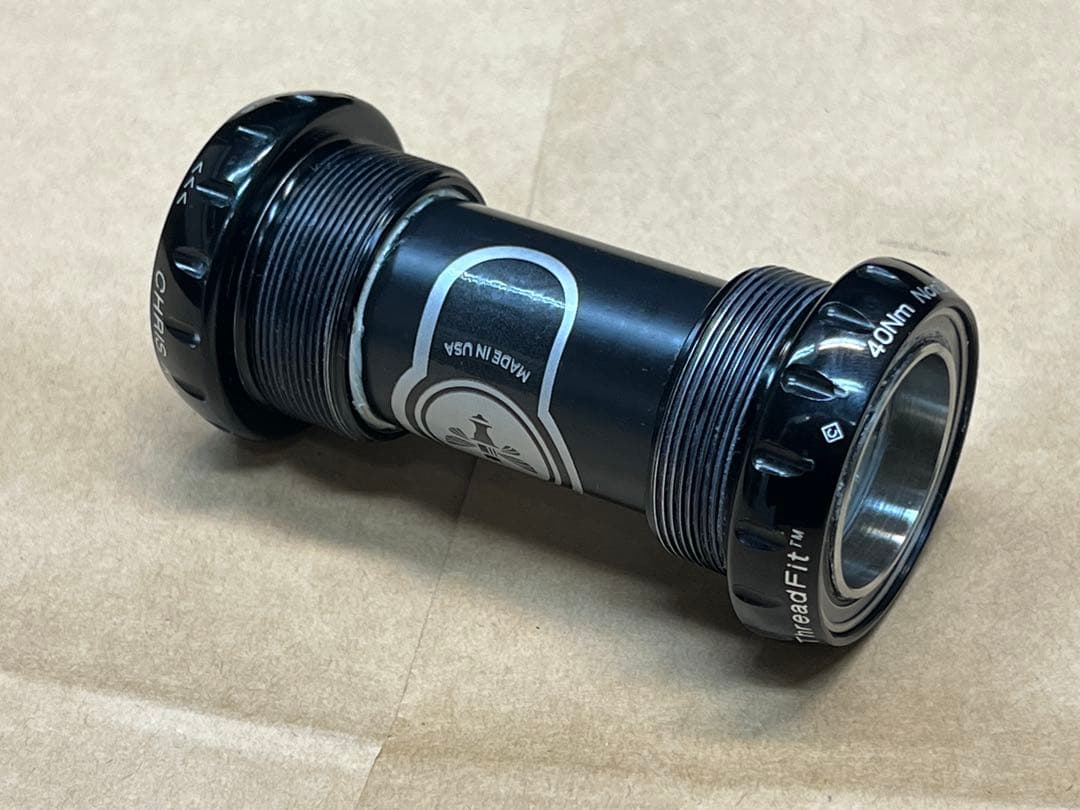 CHRIS KING ThreadFit™ 24 ボトムブラケット ブラック