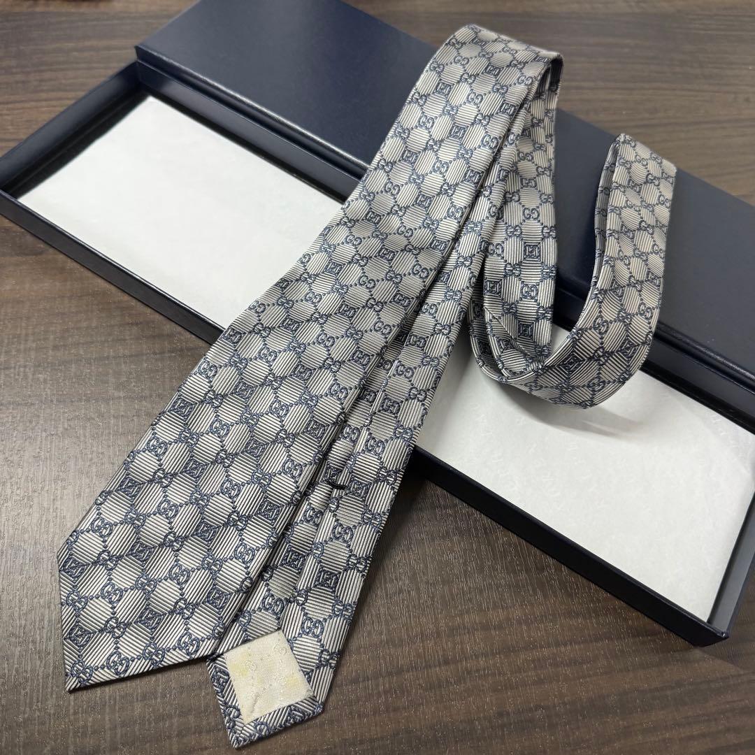 定価3.6万 近年モデル GUCCI グッチ GG柄 ネクタイ 蜂 シルバー