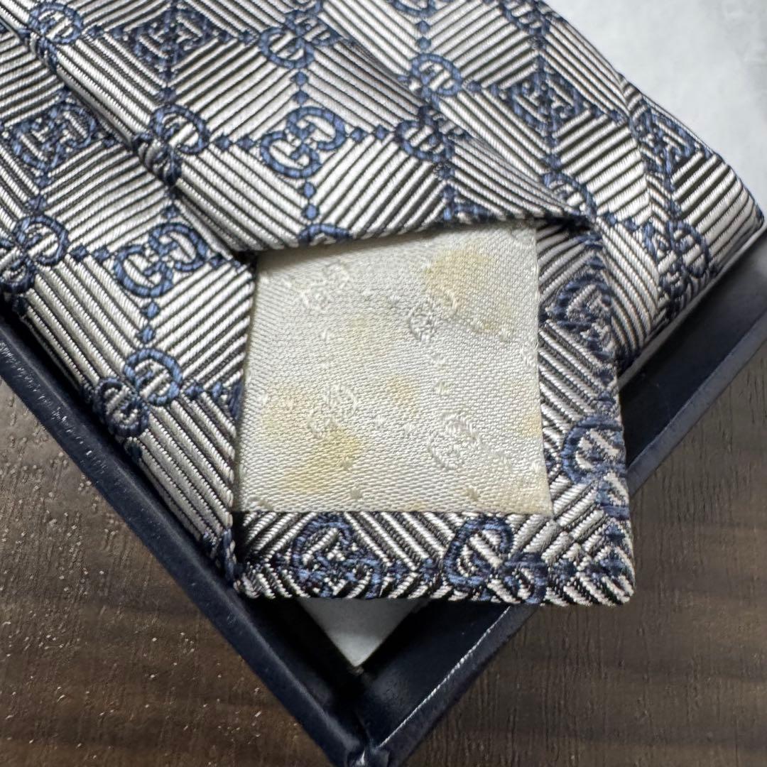 定価3.6万 近年モデル GUCCI グッチ GG柄 ネクタイ 蜂 シルバー