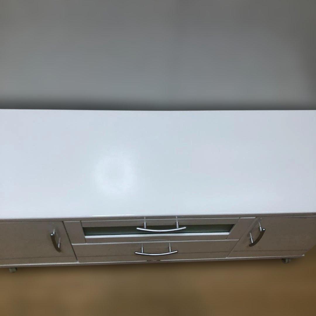 送料無料 テレビ台 ローボード 白 キャスター付き ガラス扉 250803-3