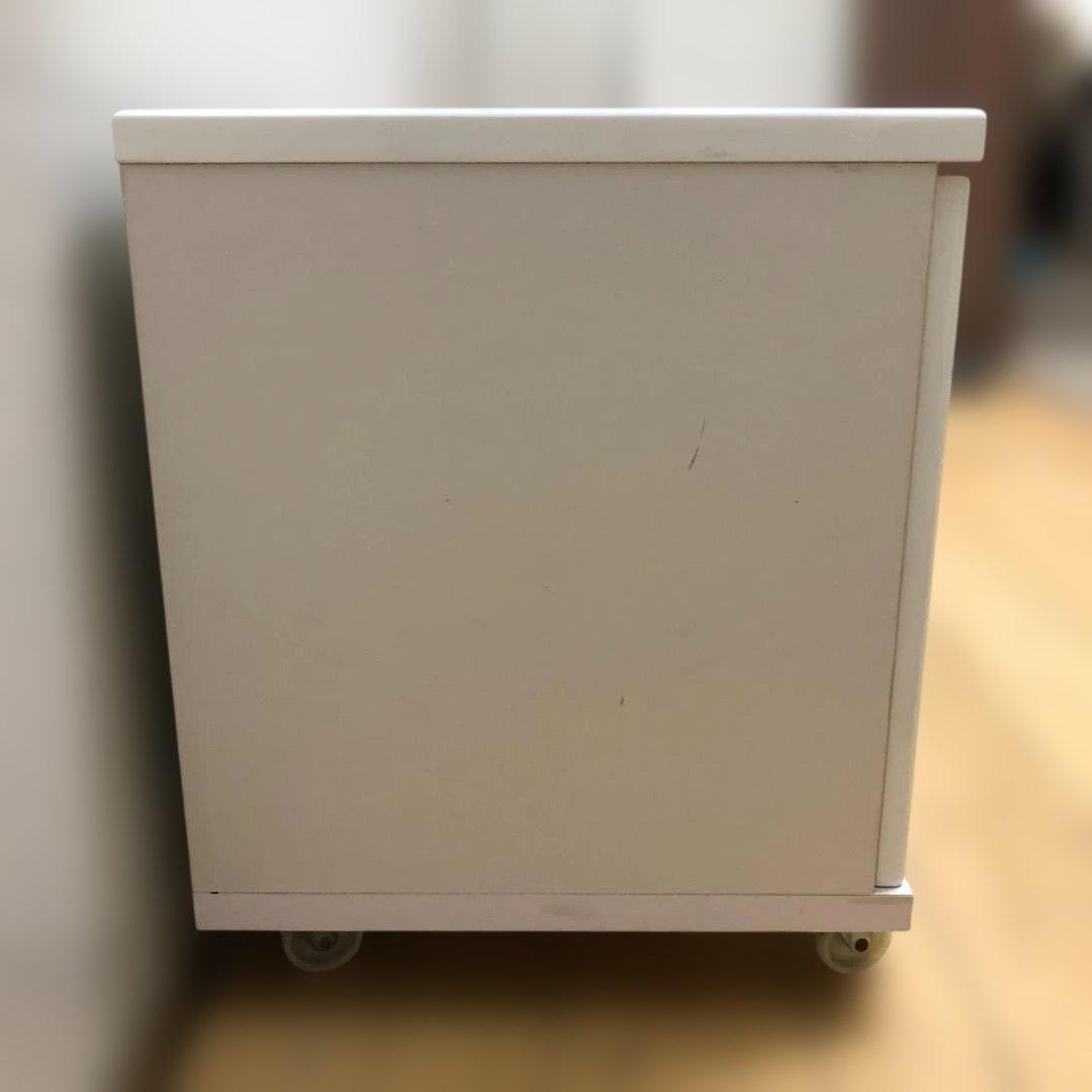 送料無料 テレビ台 ローボード 白 キャスター付き ガラス扉 250803-3