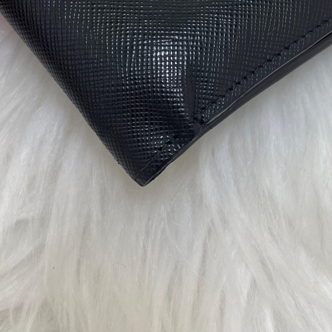 プラダ　PRADA サフィアーノ 二つ折り財布 フィアーノレザー 黒