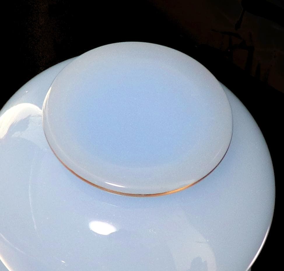 オールド・バカラ レアカラー ライトブルー オパーリンクリスタル製 金彩蓋物