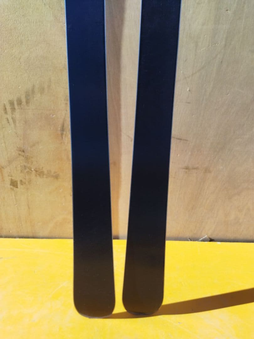 CROSS CARV X9 XERES スキー板　白　水色