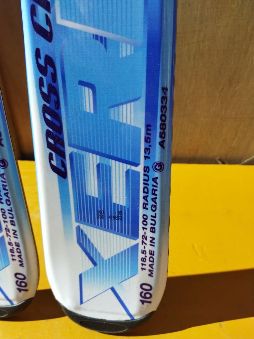 CROSS CARV X9 XERES スキー板　白　水色