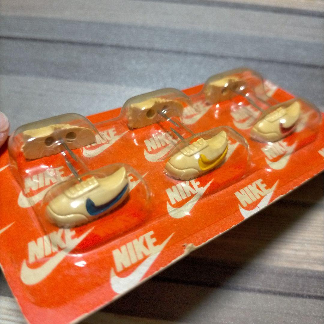 NIKE ピン 画鋲