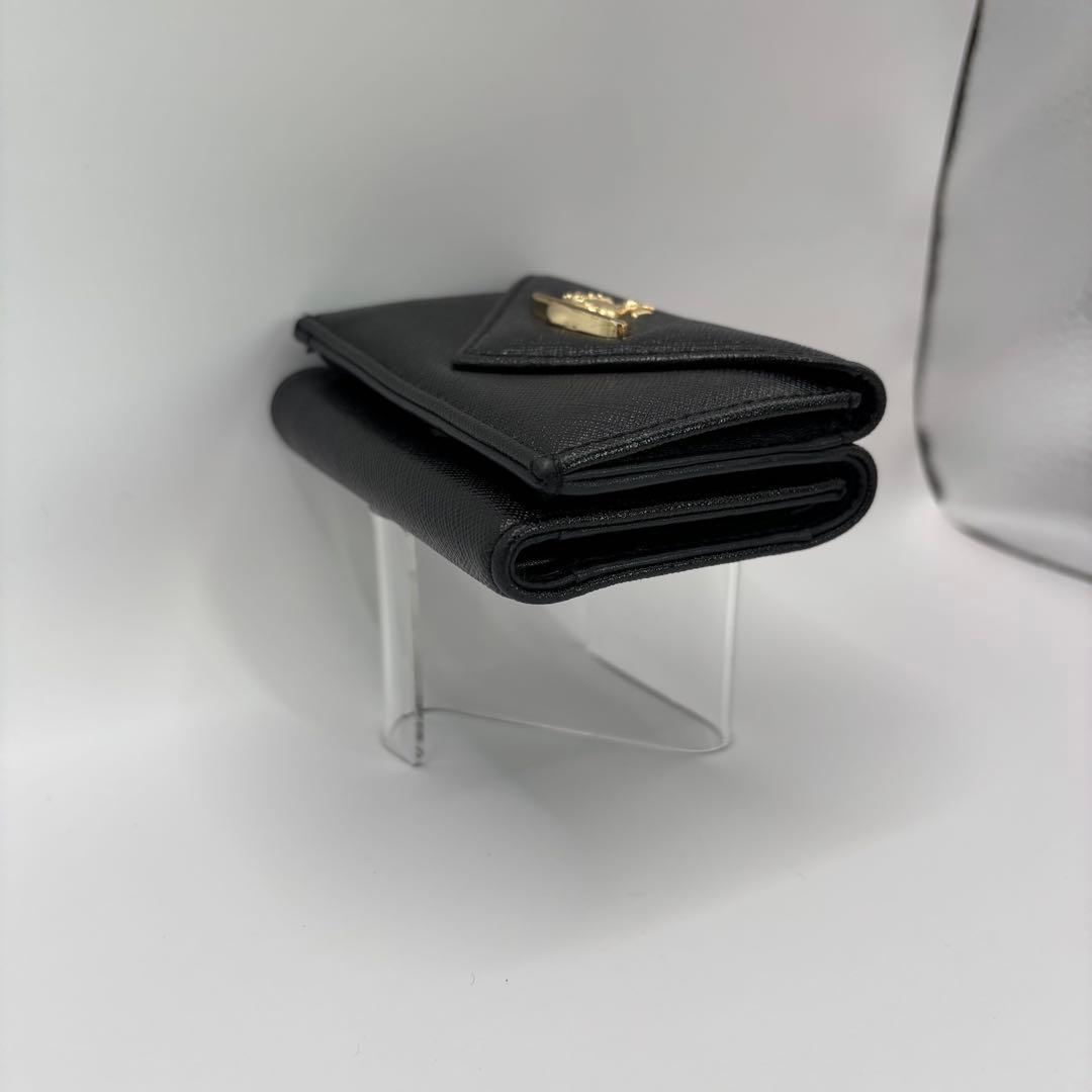 vivienne westwood 三つ折り財布　ブラック　ゴールド　オーブ