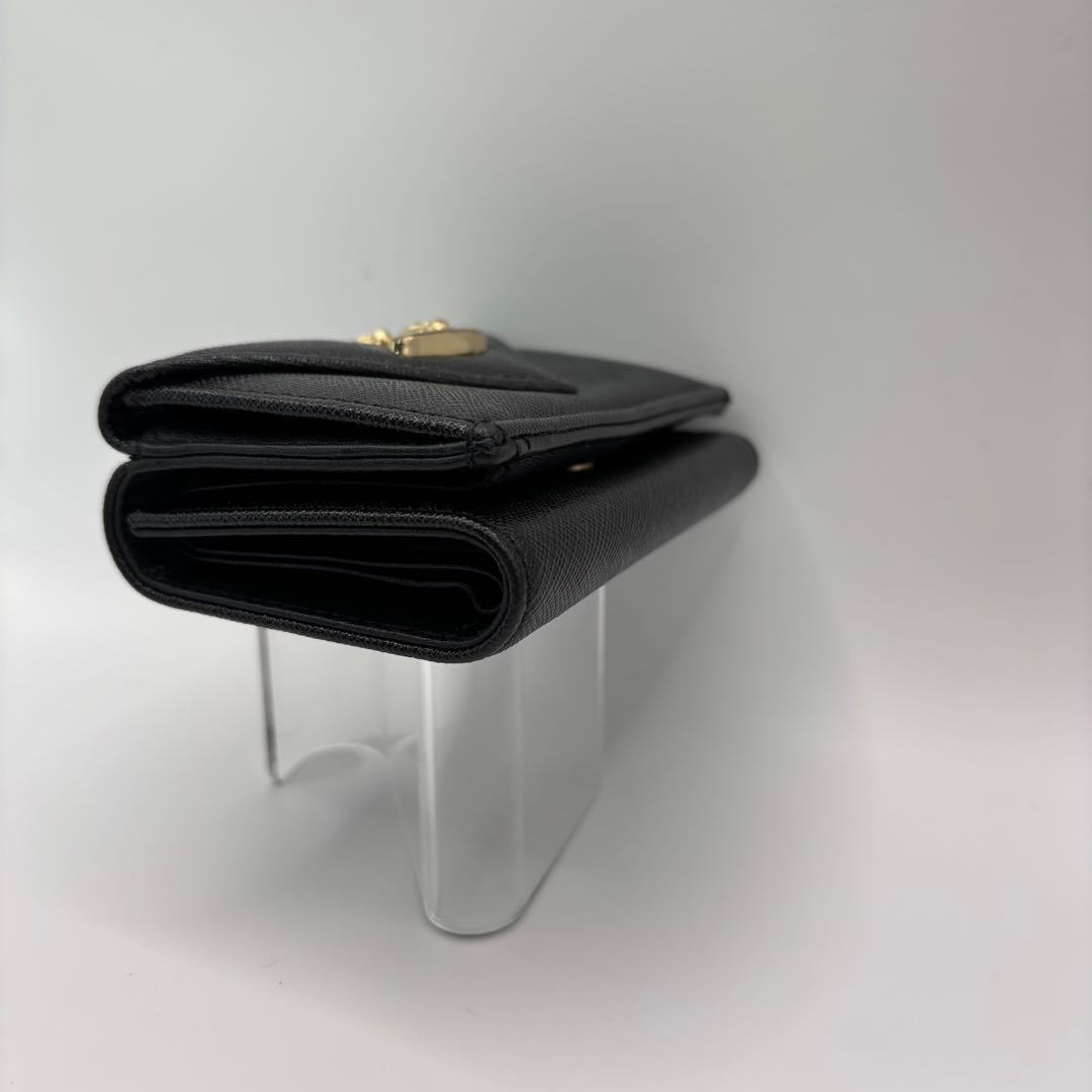 vivienne westwood 三つ折り財布　ブラック　ゴールド　オーブ