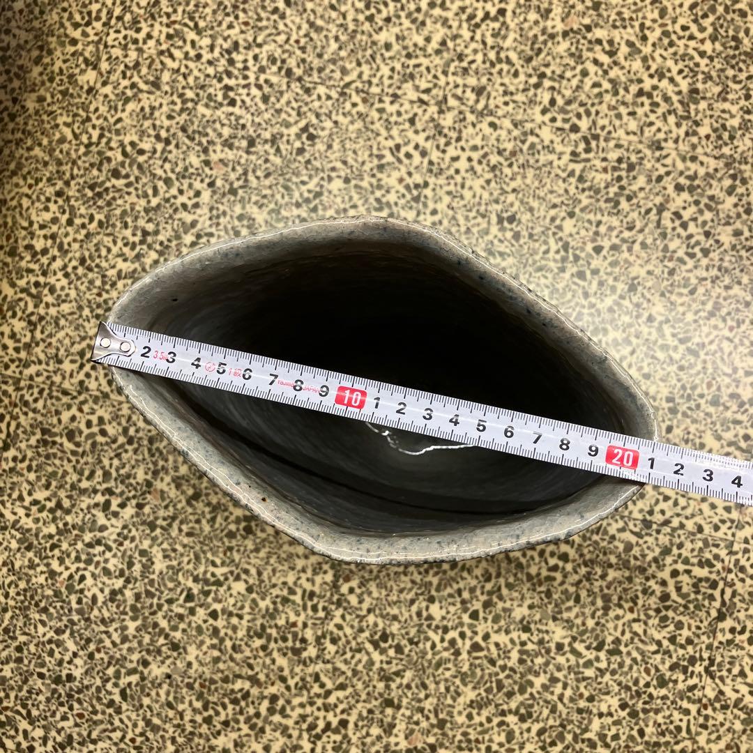 信楽焼手造り花器吹藍楕円