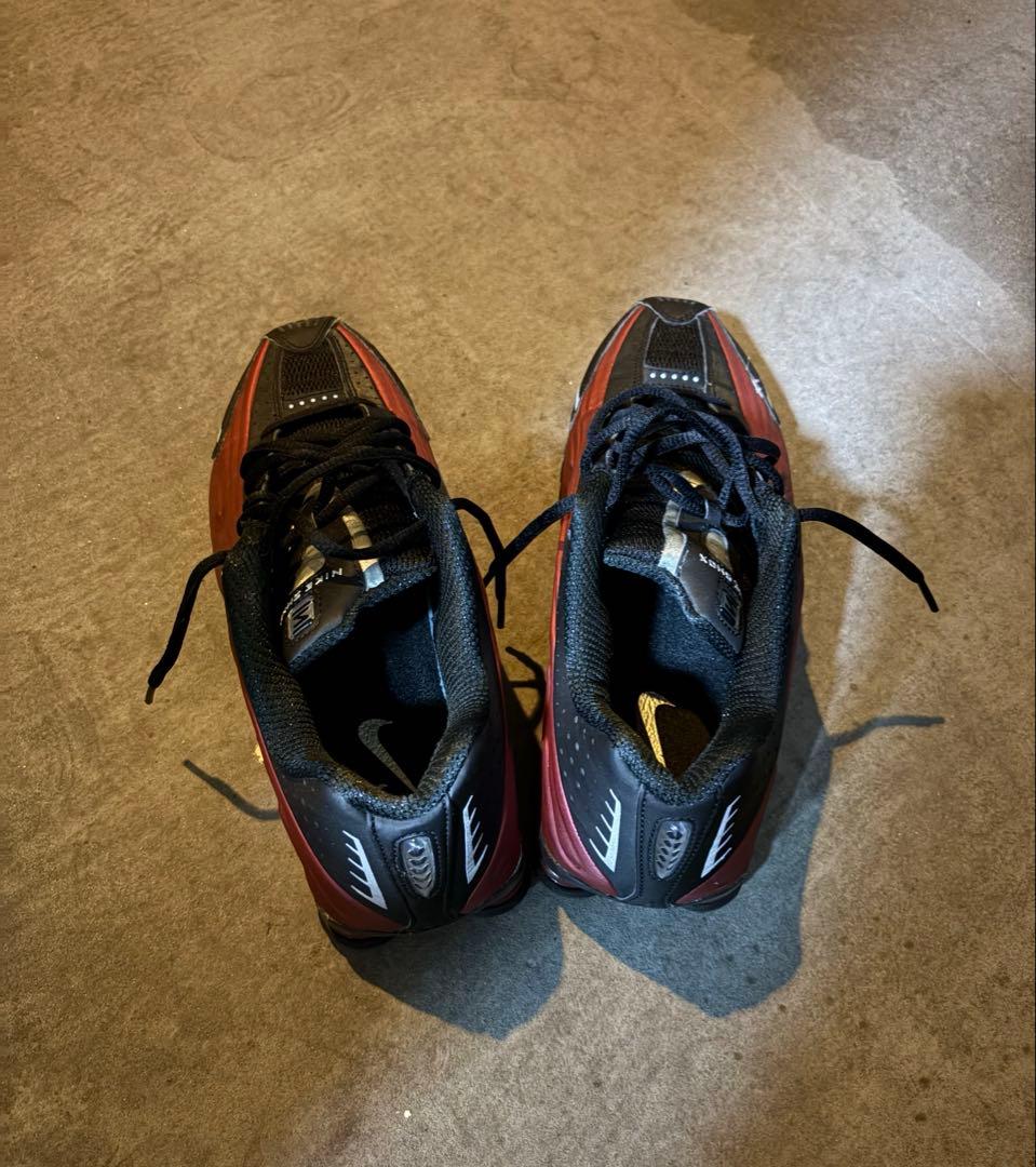 ナイキ shox r4 チームレッド 28cm