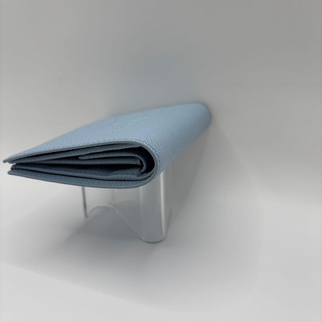 美品　PRADA 二つ折り財布　サフィアーノエンボス　ライトブルー 1MV204