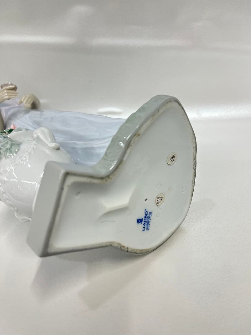 LLADRO リヤドロ　気品に満ちて　陶器人形　お花　置物　コレクション