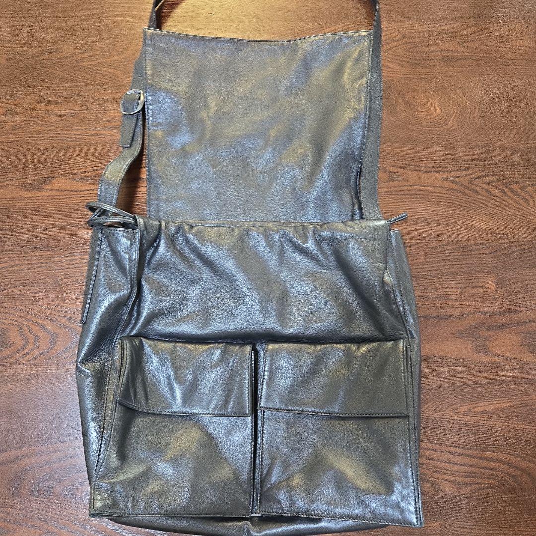 LOEWE　メッセンジャーバッグ