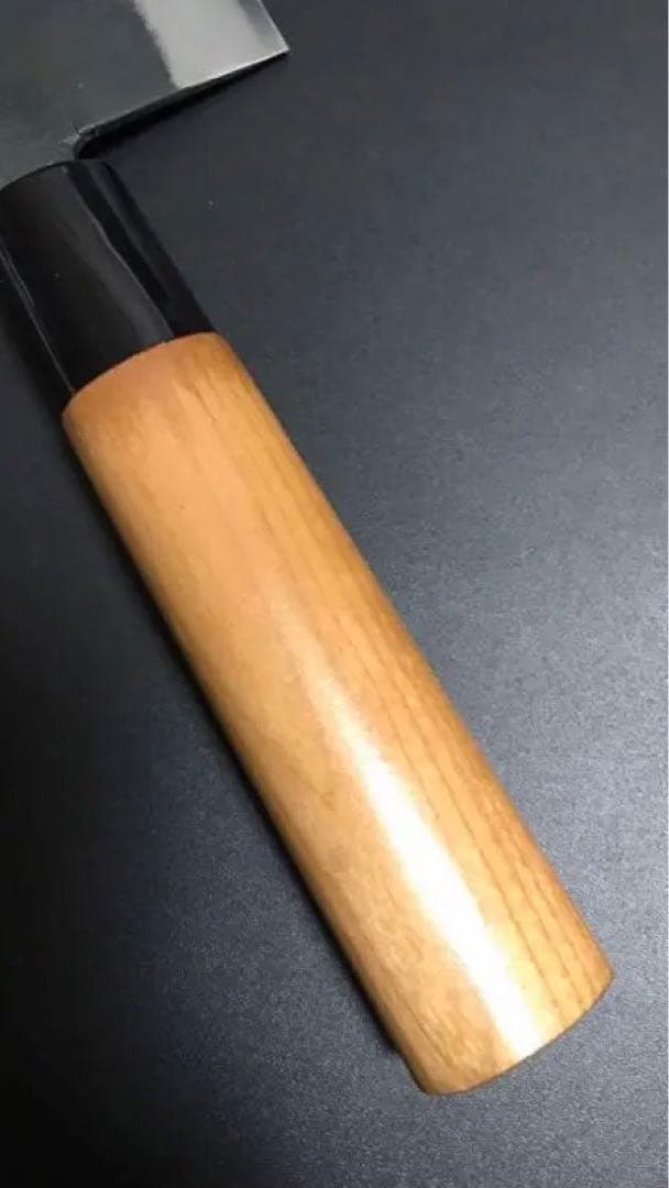 新品未使用　白紙鋼　境志泰　作　「火国」 ￼￼三徳　180ミリ チェリー柄