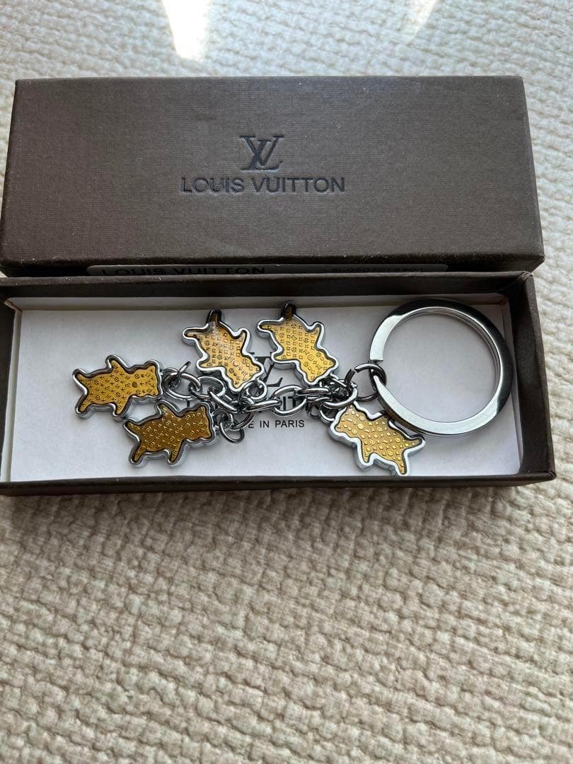 LOUIS VUITTON 動物　クマ　キーホルダー　キーリング　ルイヴィトン