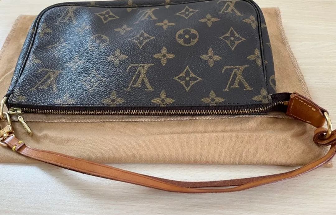 【新品未使用】ルイヴィトン アクセソワール ポーチ ポシェット ＊訳あり