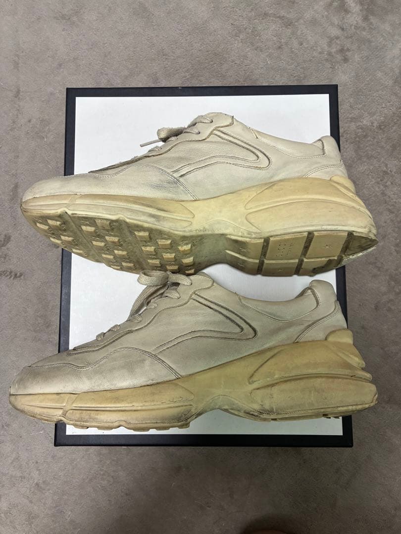 GUCCI ビンテージ加工　ダットスニーカー