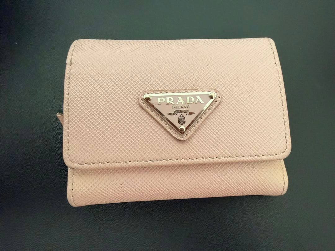 PRADA ピンク 三つ折り　小さな財布