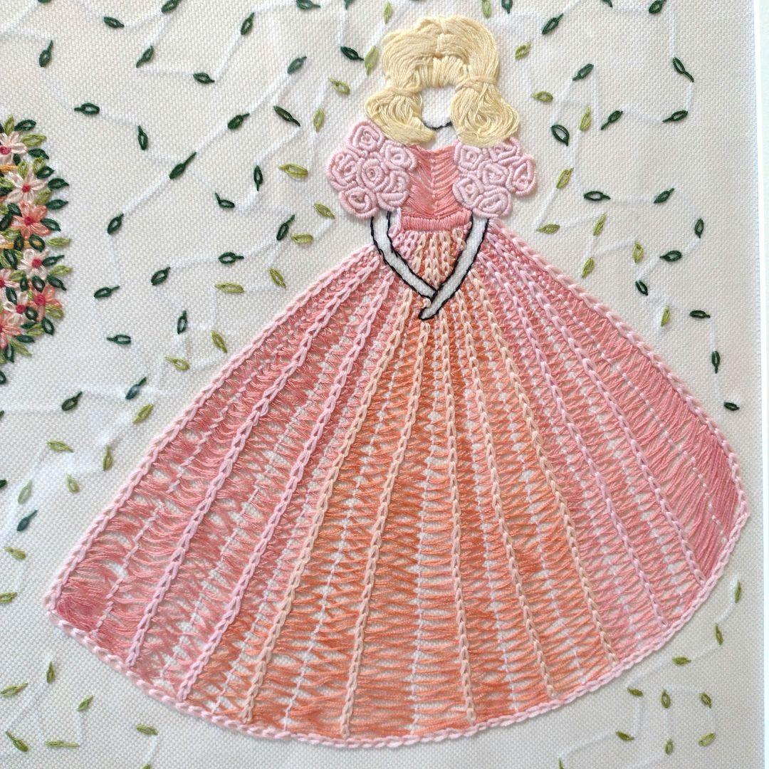 刺繍フレーム　額入り壁かけ飾り　大判