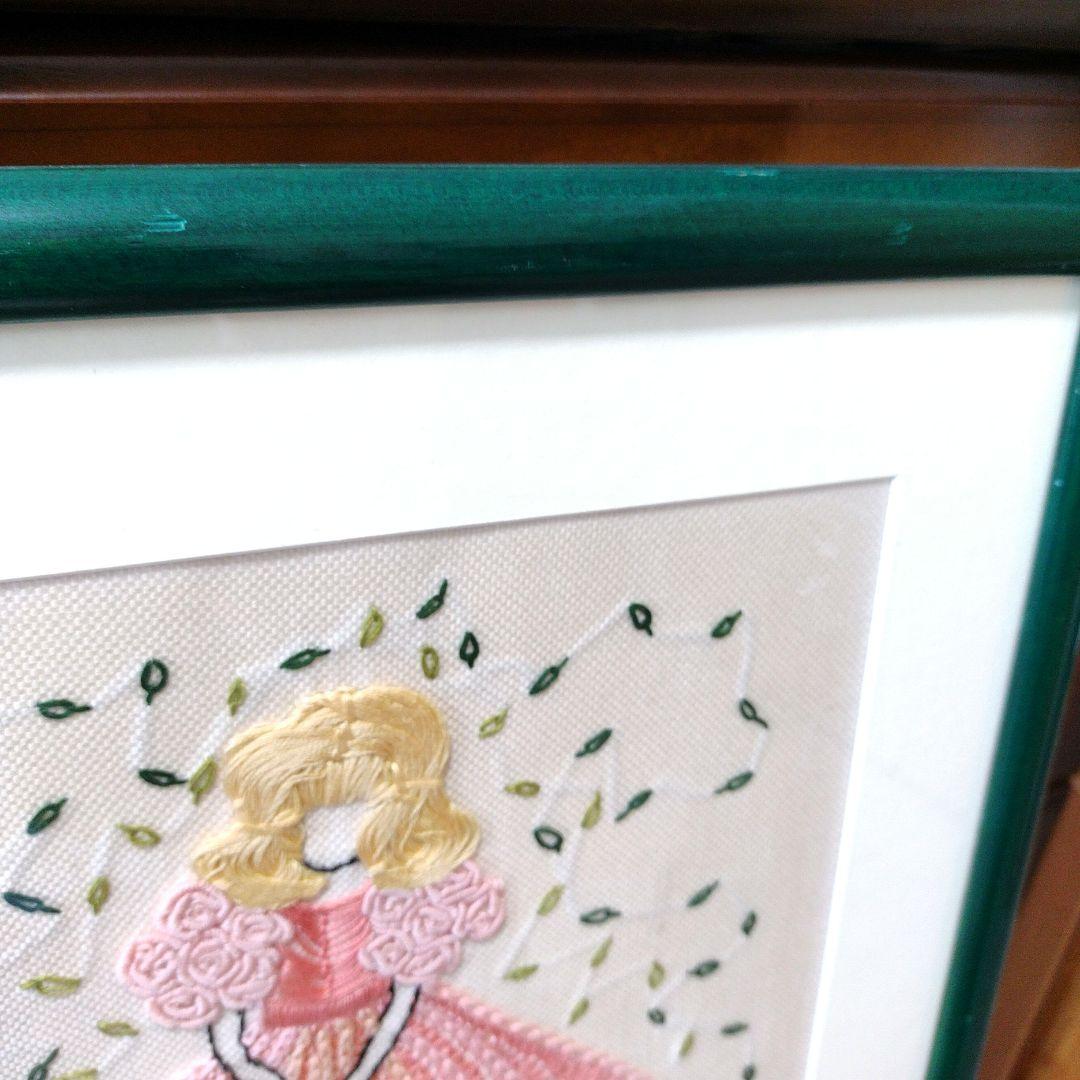 刺繍フレーム　額入り壁かけ飾り　大判