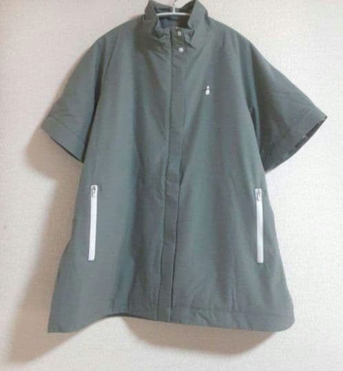 再再再値下げ新品 マンシングウェア レインワンピースLL　収納袋付　カーキ