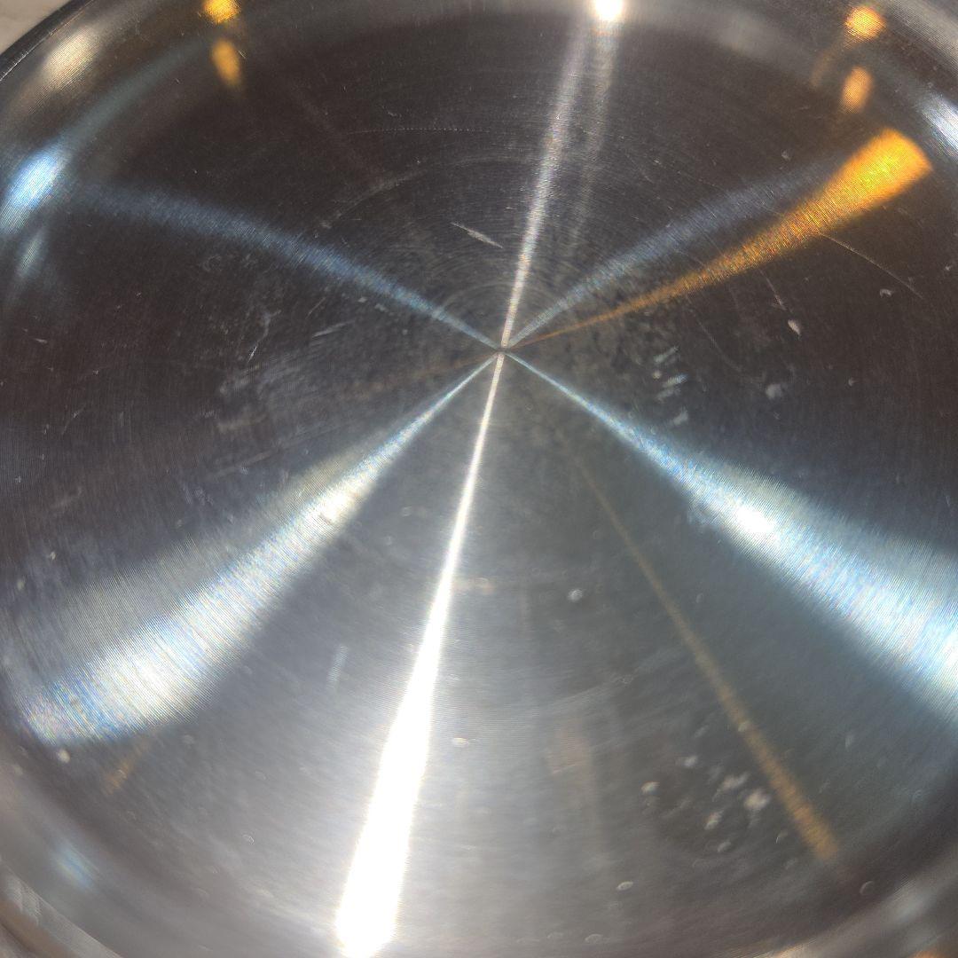 手軽に瞬間燻製、ウイスキーなどのお酒を格上げする燕三条産ジュラルミンスモーカー