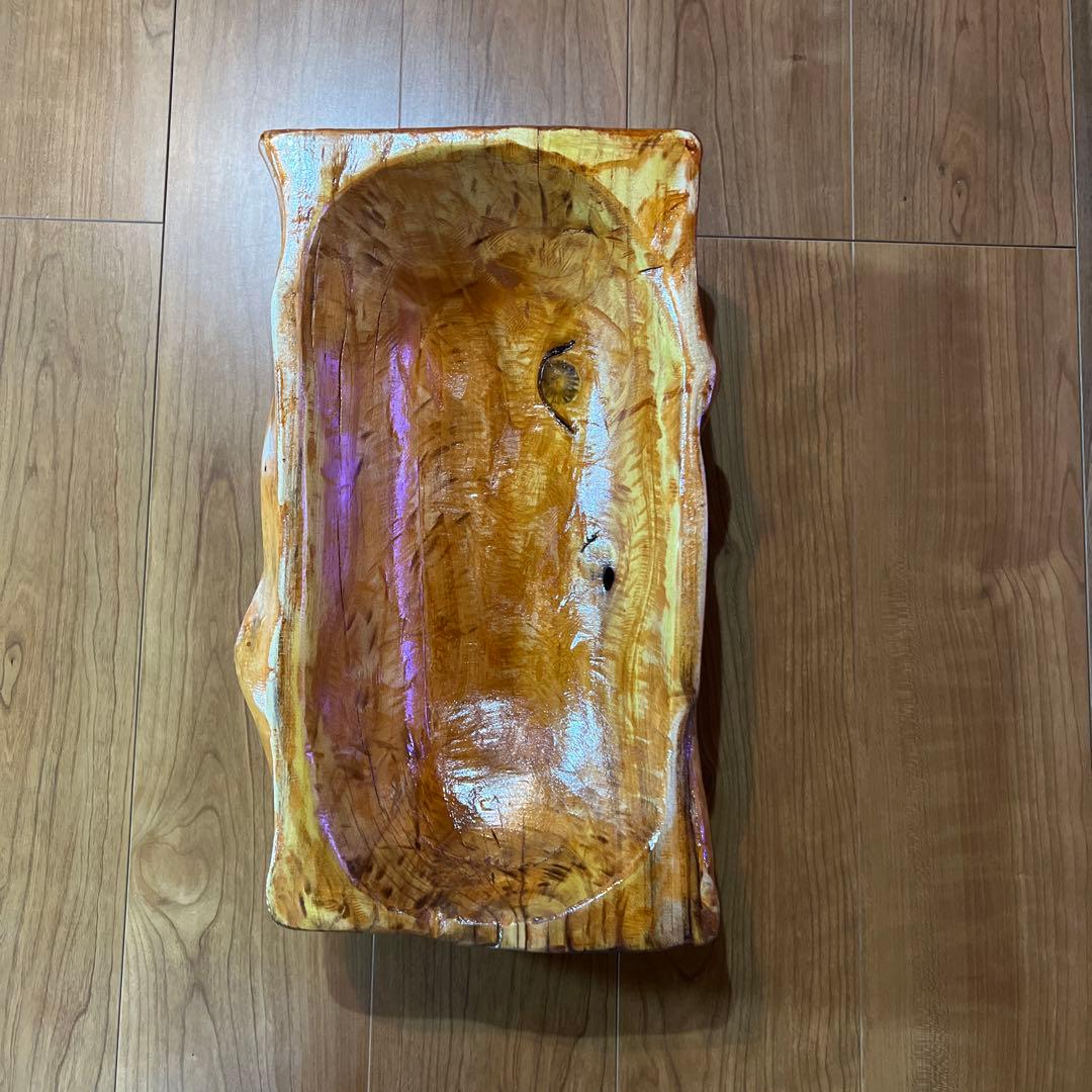 木製の自然な形状の置物