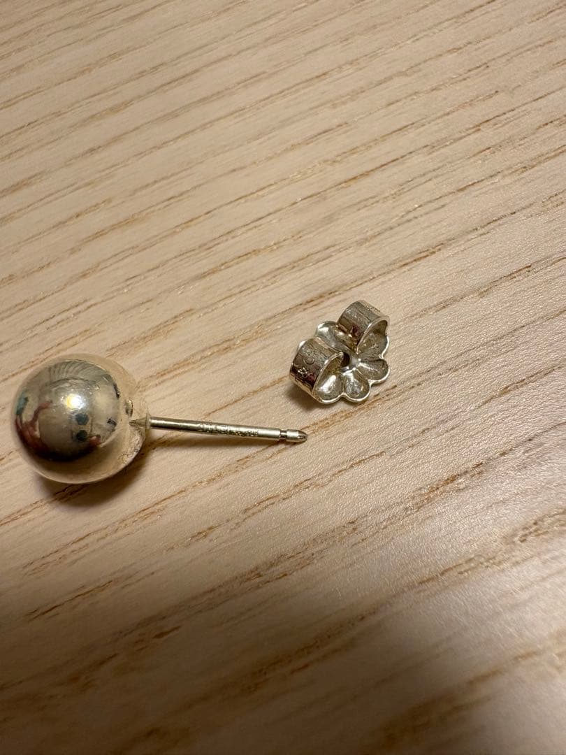 Tiffany & Co. シルバー ボール型ピアス