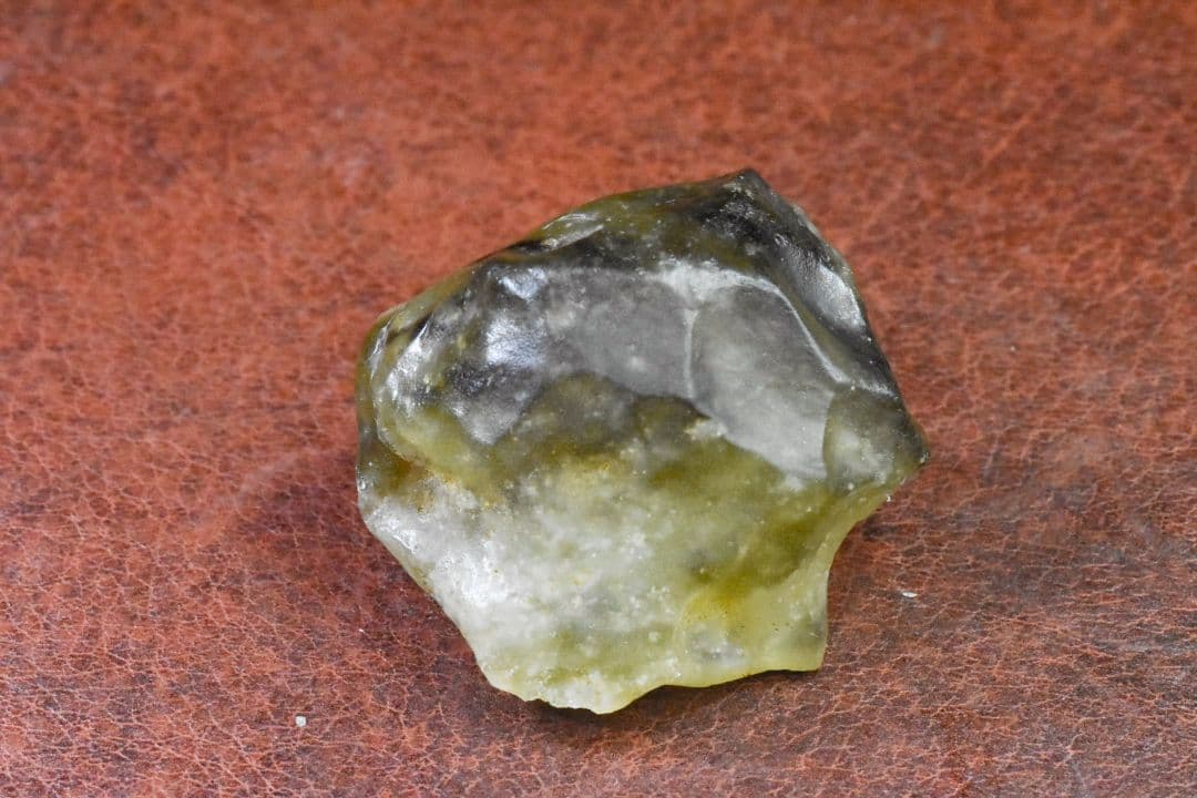 ブラックリビアングラス