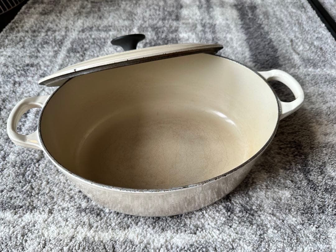 LE CREUSET ホワイト 両手鍋 オーバル型　レア　ル・クルーゼ