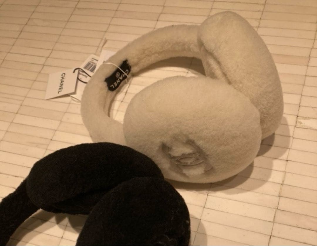 CHANEL イヤーマフ　ホワイト