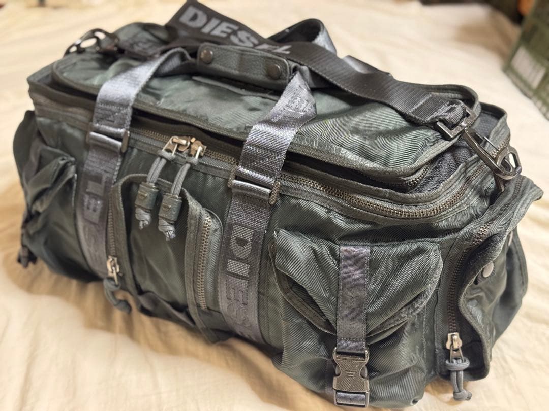 【正規品】DIESEL レザー使い　ボストンバッグ　レアモデル【高級感あり】